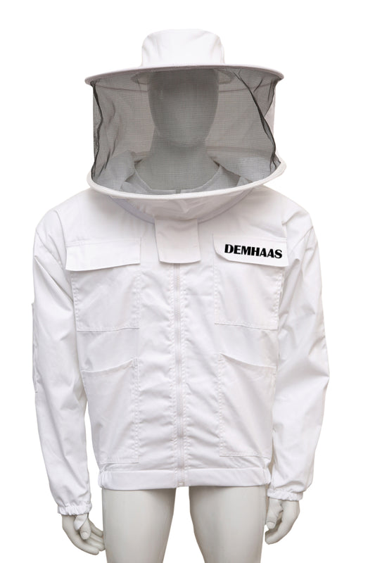 Vorderansicht der bequemen Imkerjacke mit Hut – geeignet für Damen und Herren, mit durchgehendem Reißverschluss.